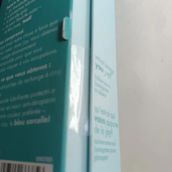 Joy Razor with Cartridges, New - Picture 3 of 4